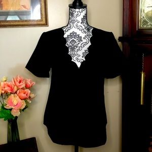 Scallop V-neck Solid Top
